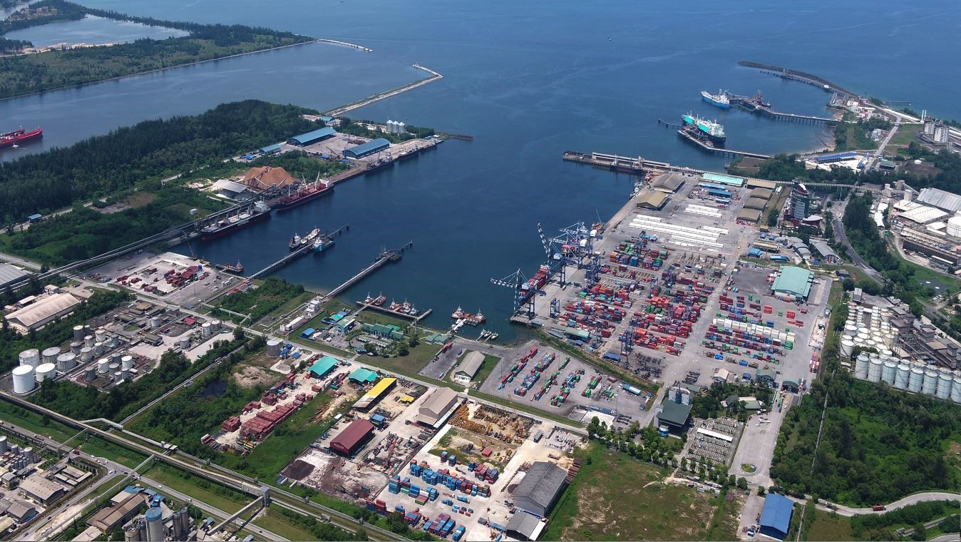 由于液化天然气装运量增加和对俄罗斯铝的回避，民都鲁港预计下半年业务会有所好转