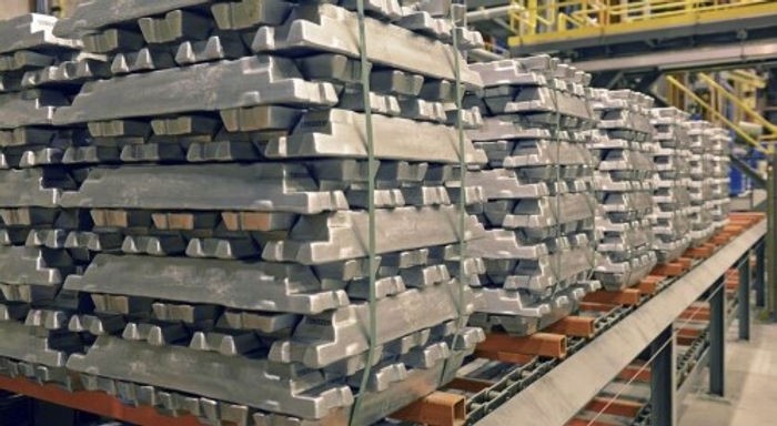 中国A00铝锭价格上涨至19740元/吨；氧化铝价格环比上涨34元/吨