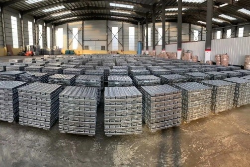 中国A00铝锭价格环比下降870元/吨;低碳铝价格跌至19759元/吨