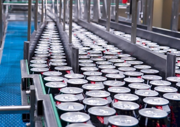 邹平宏发铝业科技首次试制100%低碳铝罐
