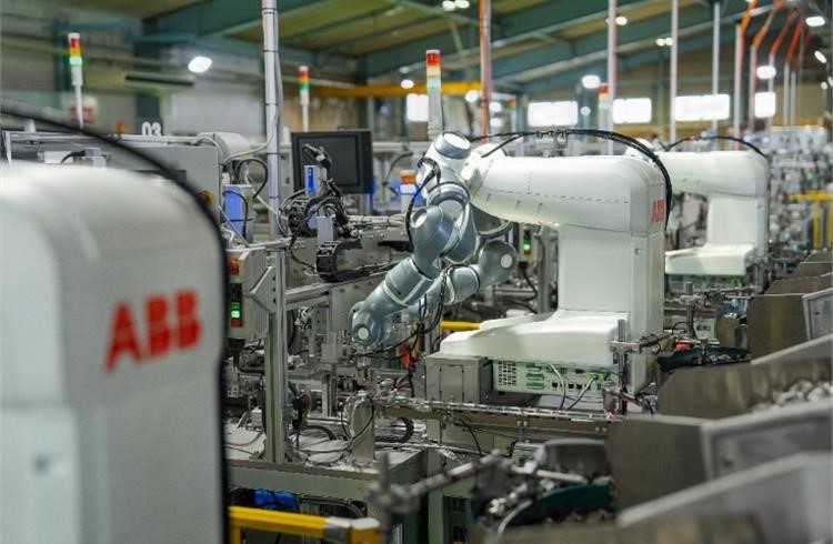 SUS公司安装ABB YuMi协作机器人，用于提高铝部件产量