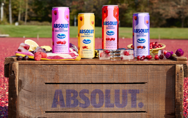 与Absolut新推出的铝罐RTD一起沉浸在烈酒和蔓越莓的清新融合中