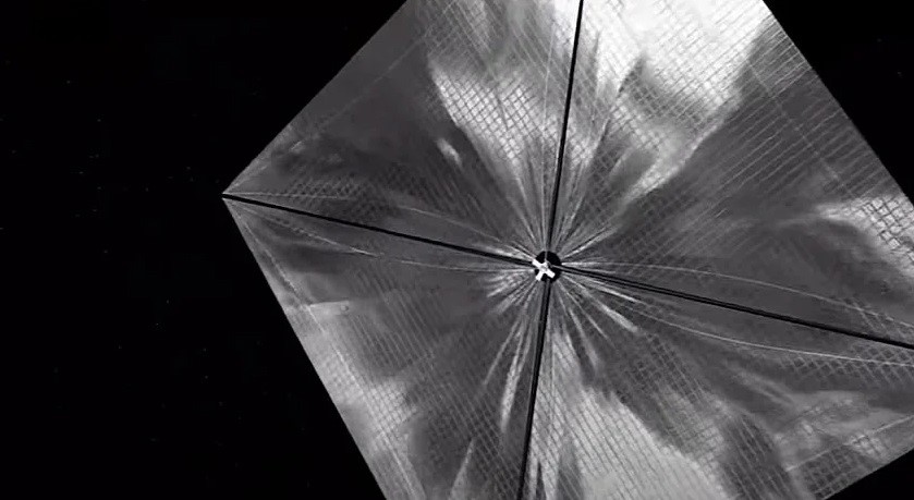 NASA在太阳帆技术上的进步:利用铝箔的力量