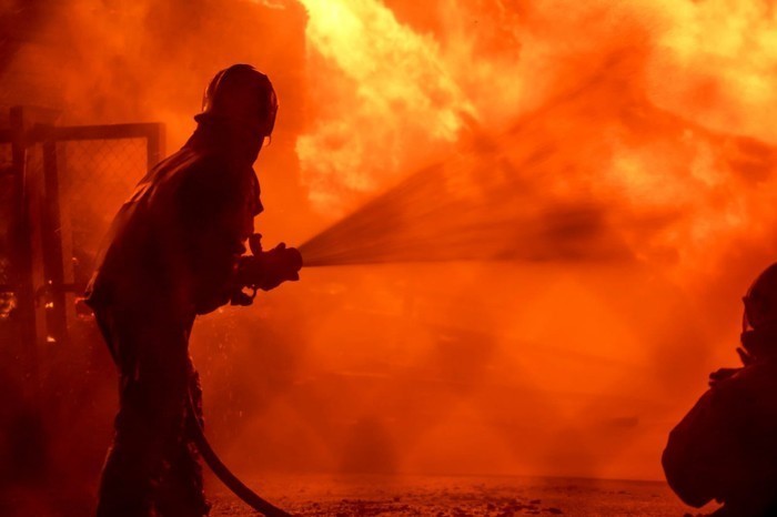 熔炉过热引发库达尔瓦迪铝厂大规模火灾